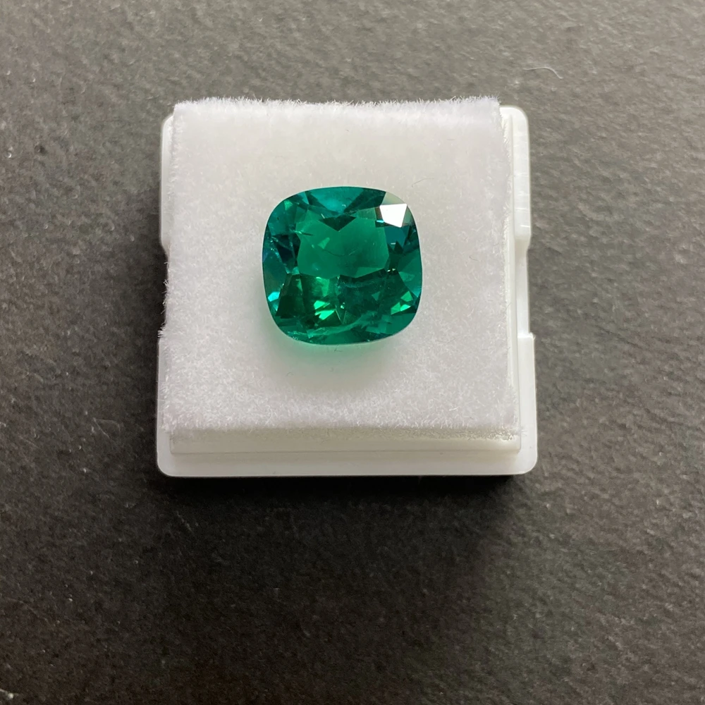 Meisidian Cushion 10x10mm Hydrothermal Columbia Green Emerald Stone Pirce Per Carat