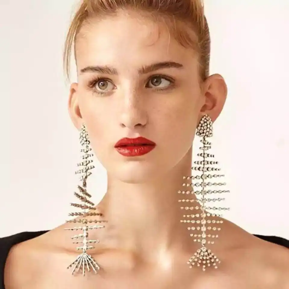 

SI DONG Fashionable and luxurious crystal fishbone shaped Rhinestone Earrings exaggerated Earrings exquisite jewelry gifts