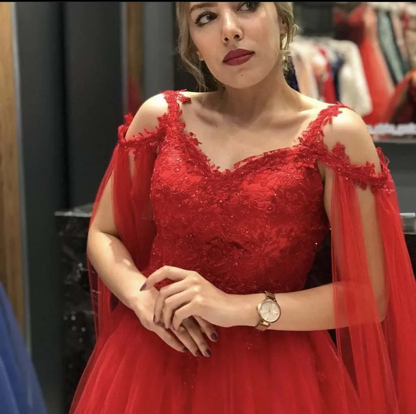 Vestidos de baile 2022, sensuais, pescoço em v, aplique com manga comprida, uma linha, vermelho