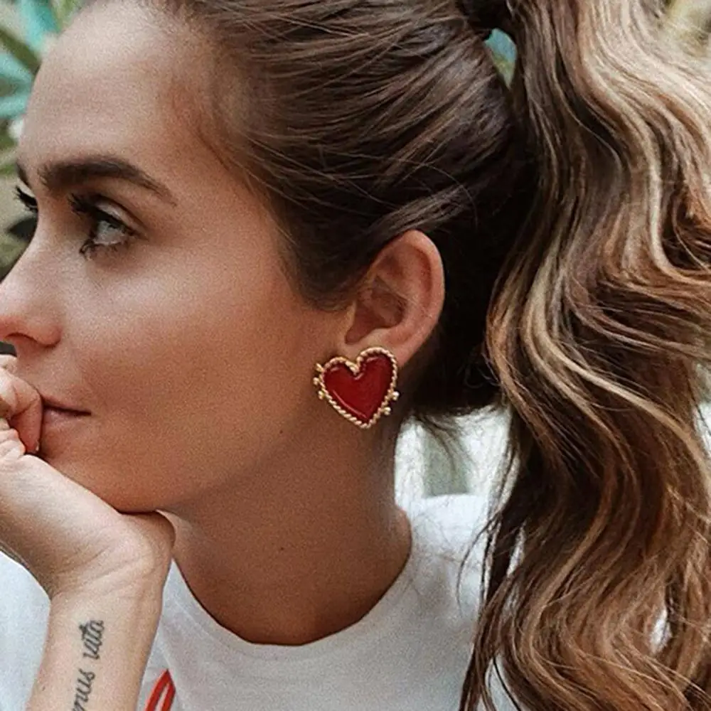 New Design Red Heart Stud Earring Women Metal Gold Color Eye Heart Lips Wedding  Statement Earrings Fashion Party Jewelry