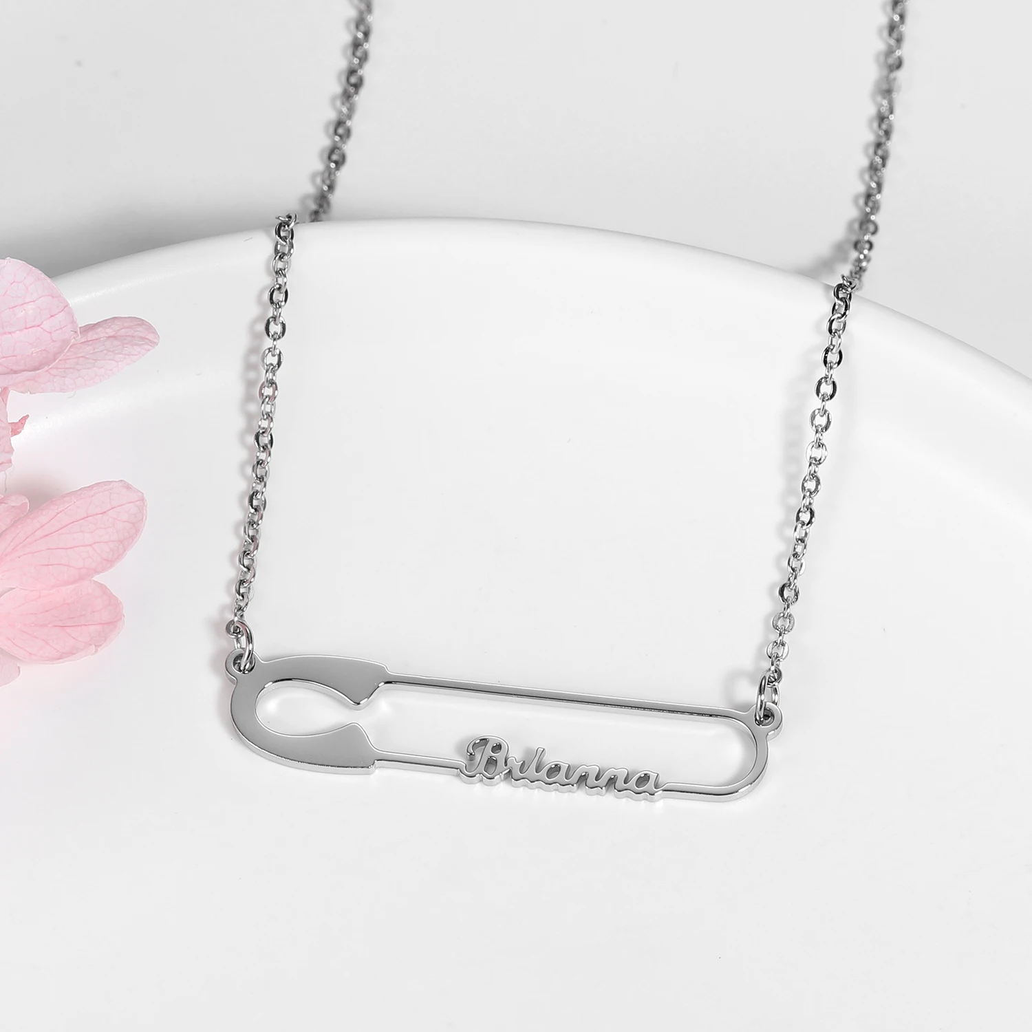 Clip Creative Necklace Stainless Steel Custom Name Necklace Women Personality Custom Nameplate Valentine's Day Gift For Her