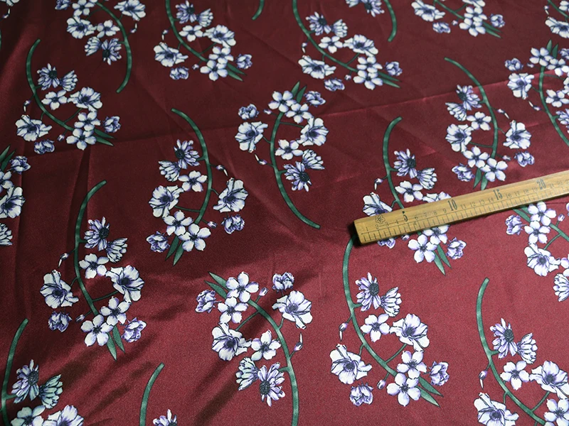 By Meter Blumen-Satin-Stoff, glänzend, weich, Schal, Hemd, Nachtwäsche, Material Charmeuse – Detail 8
