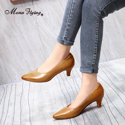 Mona Flying Scarpe da donna con tacco alto in vera pelle Scarpe con punta a punta Moda 5 cm Tacchi a forma di gattino Scarpe da donna da ufficio 2588-18