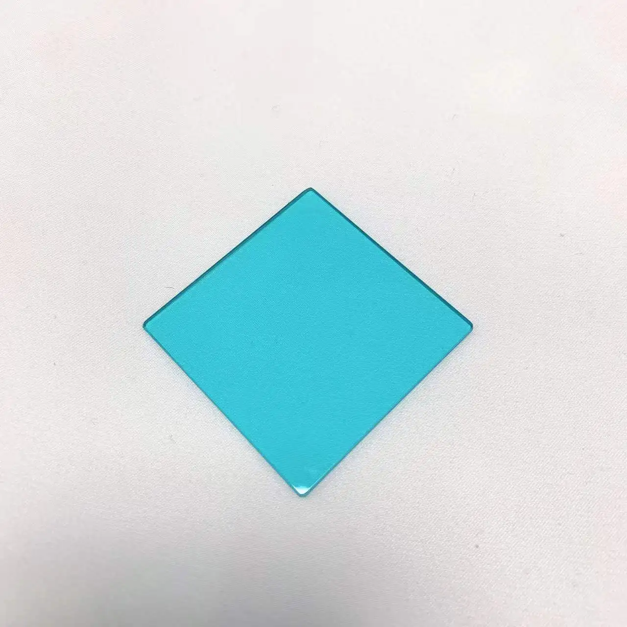 Nhiều Kích Cỡ Vuông 400nm Để 700nm Cao Vượt Qua Ánh Sáng Màu Xanh Bộ Lọc Thủy Tinh Loại QB39 BG39