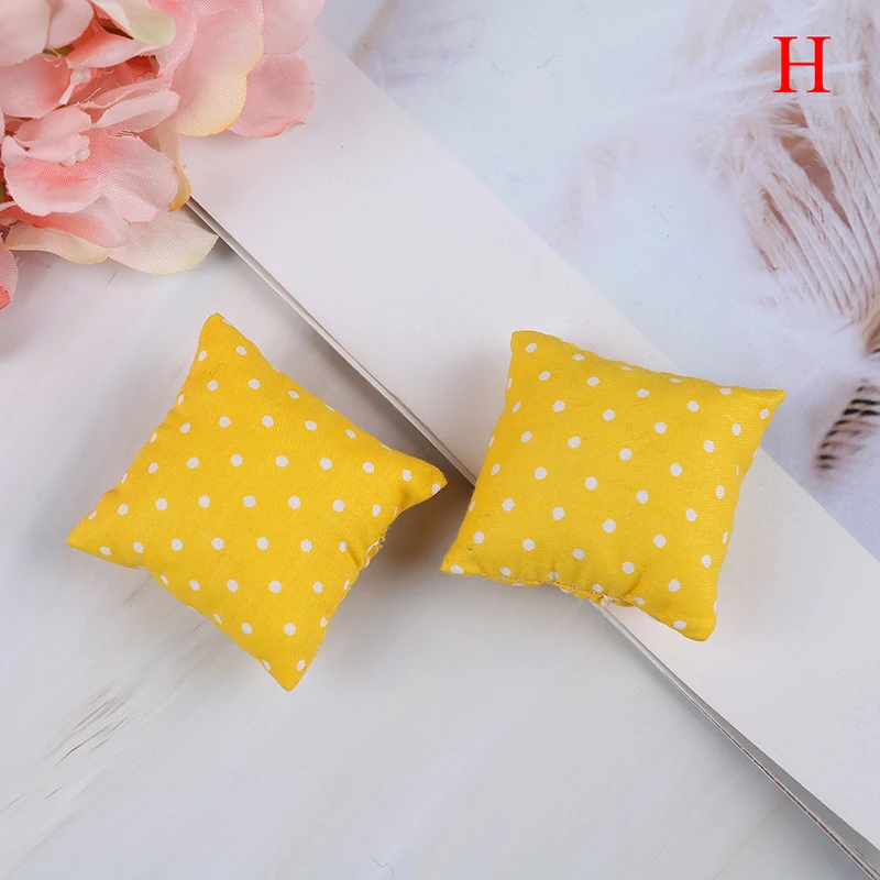 1to 4Pcs Cute Pillow Cushions For Sofa Couch Bed 1/12 Dollhouse Miniature Furniture Toys Without Sofa Chair Baby Christmas Gift