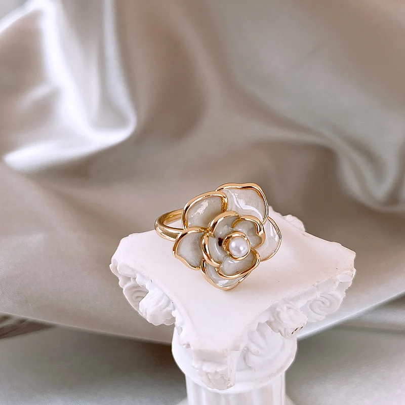 2023 New Elegant White Oil Dripping Camellia Rings For Woman Korean Fashion Flower Jewelry Party Girl\'s Sweet Rings Accessories