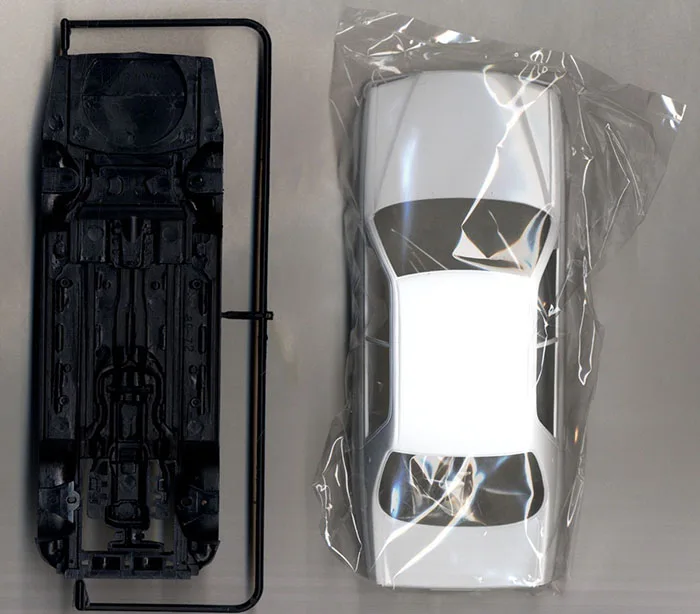 AOSHIMA Plastic Assembly Car Model 1/24 Scale UZS151 Crown Majesta C 1998 Adult Collection DIY Assembly Kit 06219