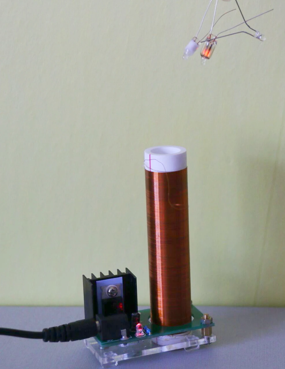 2020 NOUVELLE bobine Mini Tesla avec alimentation 9V 1A