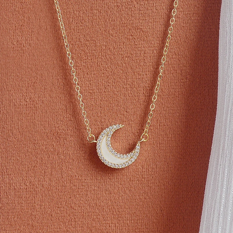 Korean Fashion Exquisite Moon Necklace for Women Vintage Zircon Clavicle Thin Chain Anniversary Wedding Jewelry Pendant Gift