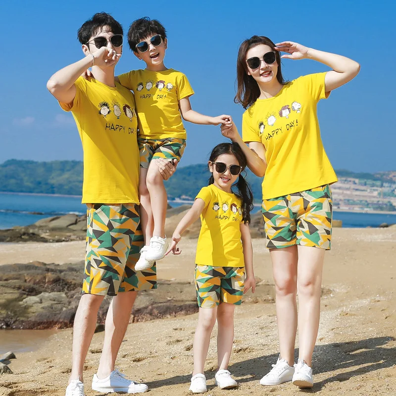 

Family Matching Clothes Summer Dad Son Mom Daughter Cotton Yellow T-shirt+Camouflage Shorts 2 Pcs Matching Couple Outfits