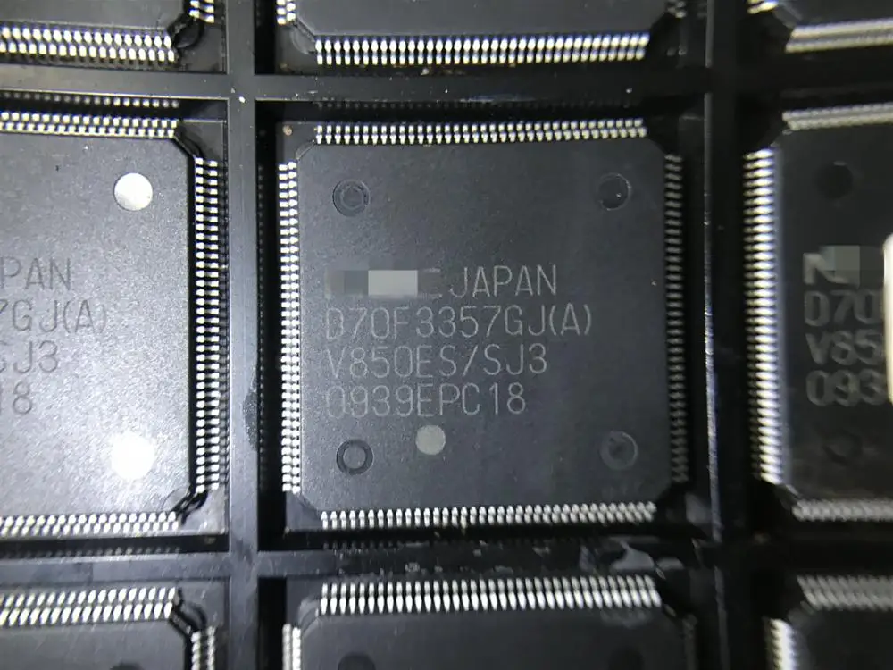 

UPD70F3357GJ(A)-V850ES/SJ3 D70F3357GJ(A) D70F3357 MCU 32-bit V850ES RISC 768KB Flash 3.3V 144-Pin LQFP UPD70F3357GJ(A)-GAE-AX