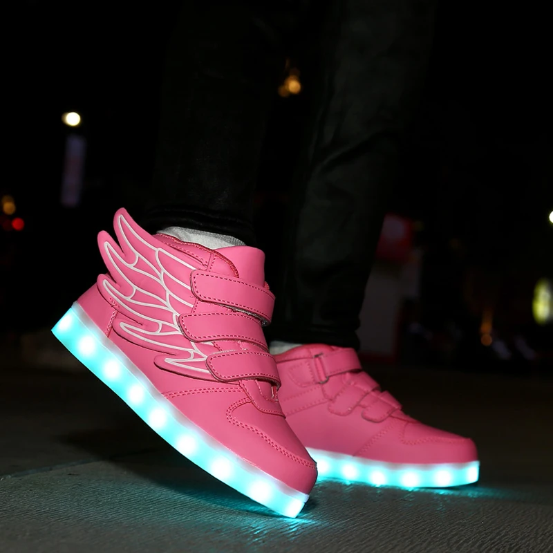 Kinderen Schoenen Licht Led Sneakers Jongens Gilrs Baby Mode Toevallige Sport Zomer 2022 Rubber Flats Designer Vleugels Kids Laarzen