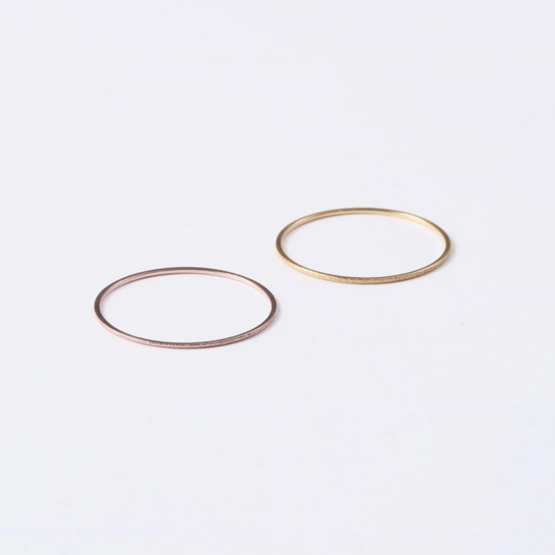 Anillo fino de acero y titanio para parejas, color plateado, Simple, a la moda, Color oro rosa, para mujeres y hombres, regalos para hombres