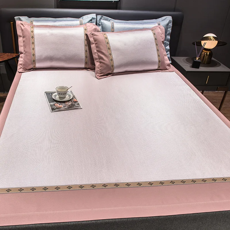 Bedspread on the Bed Linens Bed Covers Bed Cover Bed Linen Bed Mattresses Elastic Fitted Sheet Mattress Three Piece Ice Mat