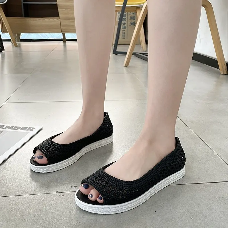 2021 Women Summer Beach Sandals Female Cool Water Beach Garden Shoes Ladies Brand Sneakers Light Soft Water Jelly Clogs Cheap