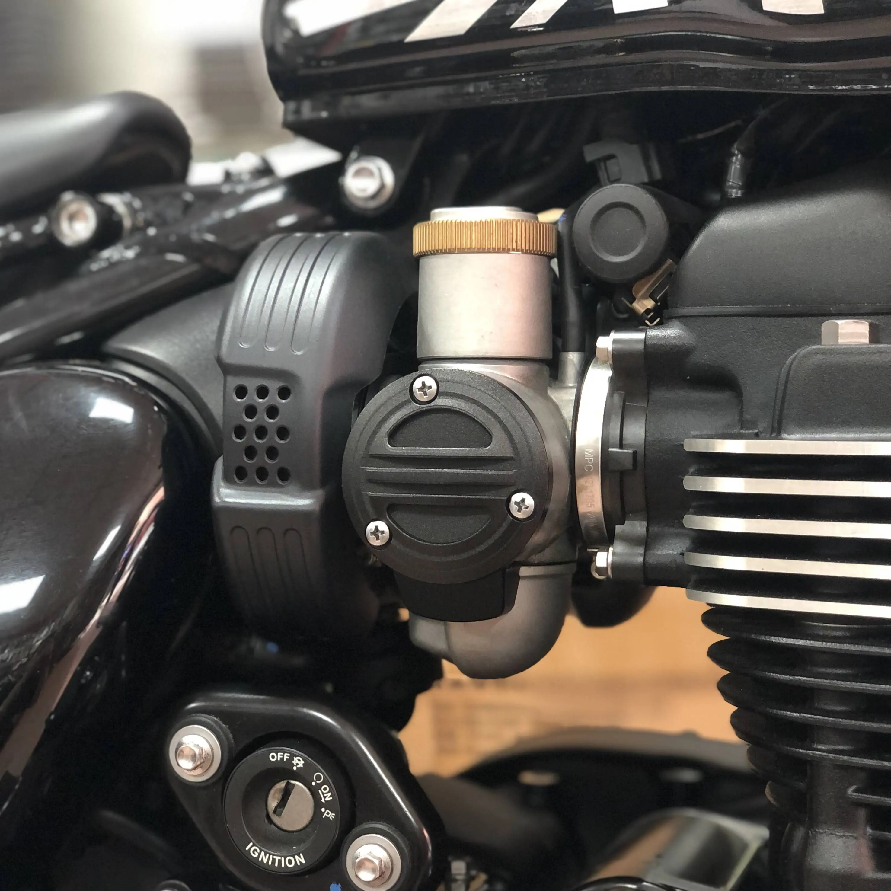 Motorcycles refit accessories Black Intake Covers Kit For Triumph Bonneville Bobbrt Black\\Thruxton 1200 Intake Covers Kit