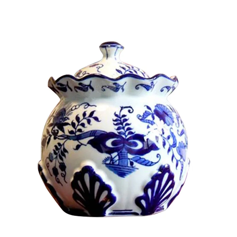 Jingdezhen Ceramic Chinese blue and white hand-painted petal shaped storage tank with cover for storing sealed porcelain can orn