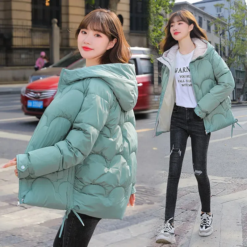 Nice Winter Thick Hooded Cotton Padded Coats Women Snow Wear Coat Outwear Pop Women Short Jacket Female Loose Puffer Parkas