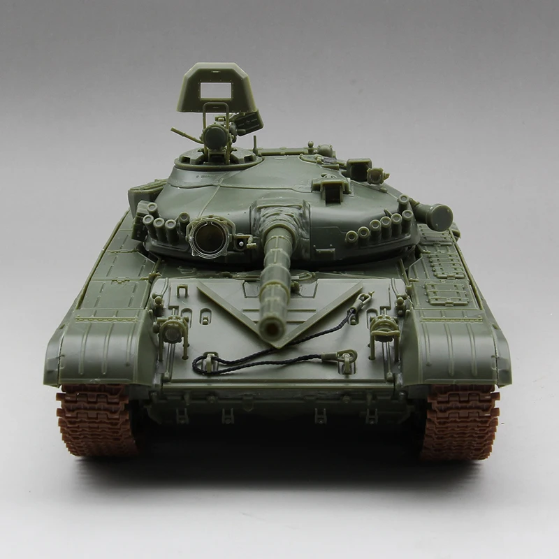 Amusing Hobby 35A038 1/35 Russian Main Battle Tank T-72M1 w/Full