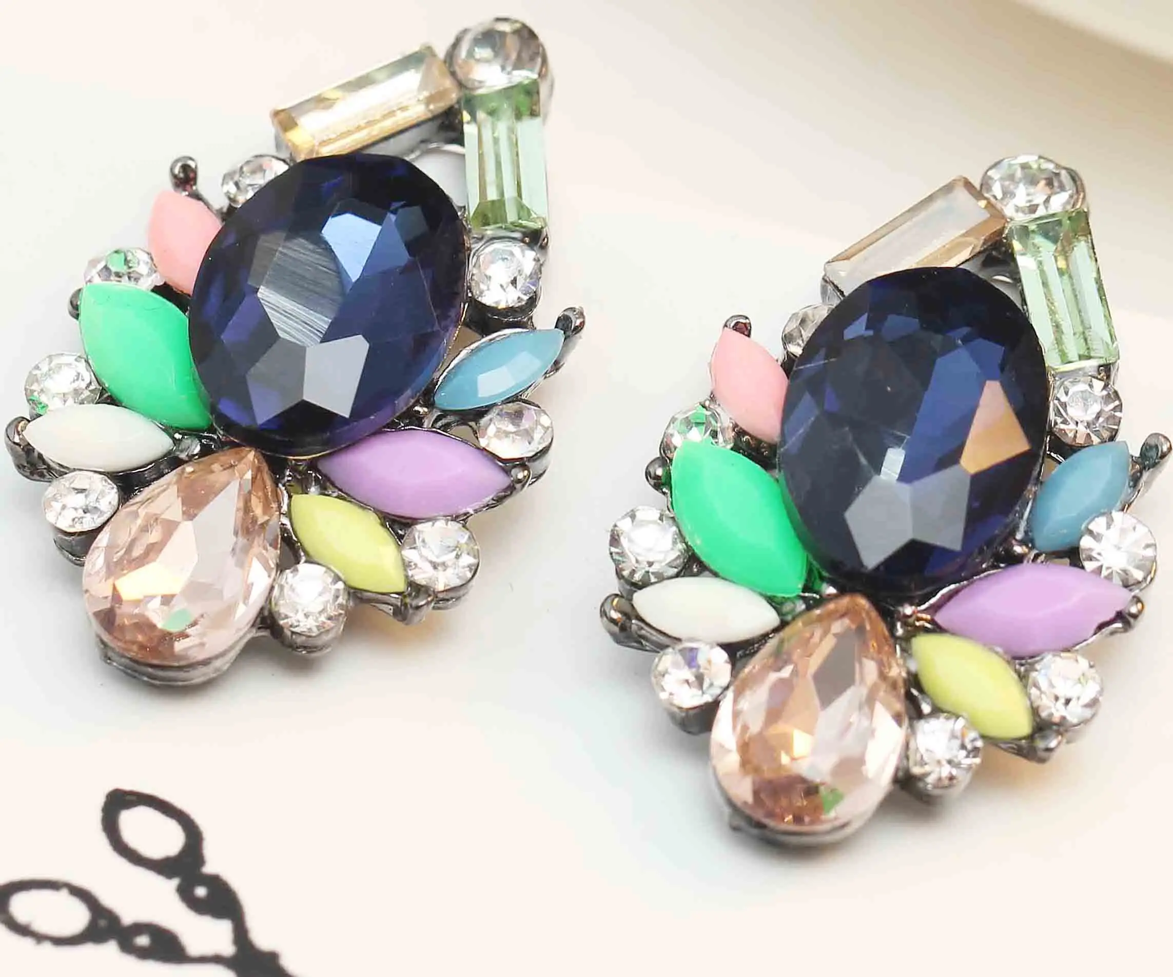 Yayi-pendientes bohemios de Metal con gemas para mujer y niña, joyería de moda, pendientes de borla de cristal