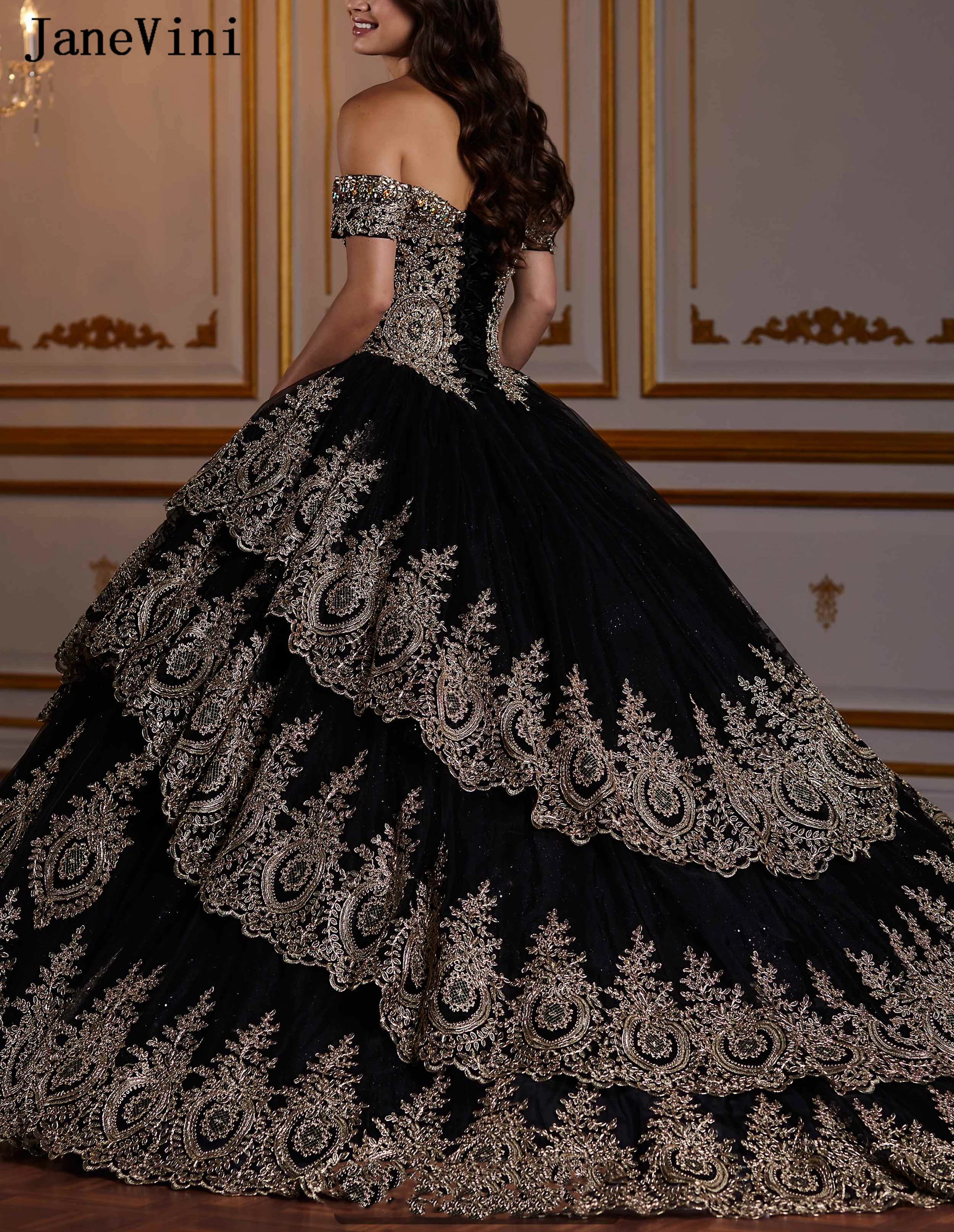 JaneVini 2020 di Lusso Nero Abiti Stile Quinceanera Abito di Sfera Dell'innamorato di Applique Del Merletto di Cristallo A File di Tulle Arabo Dolce 16 Abito di promenade