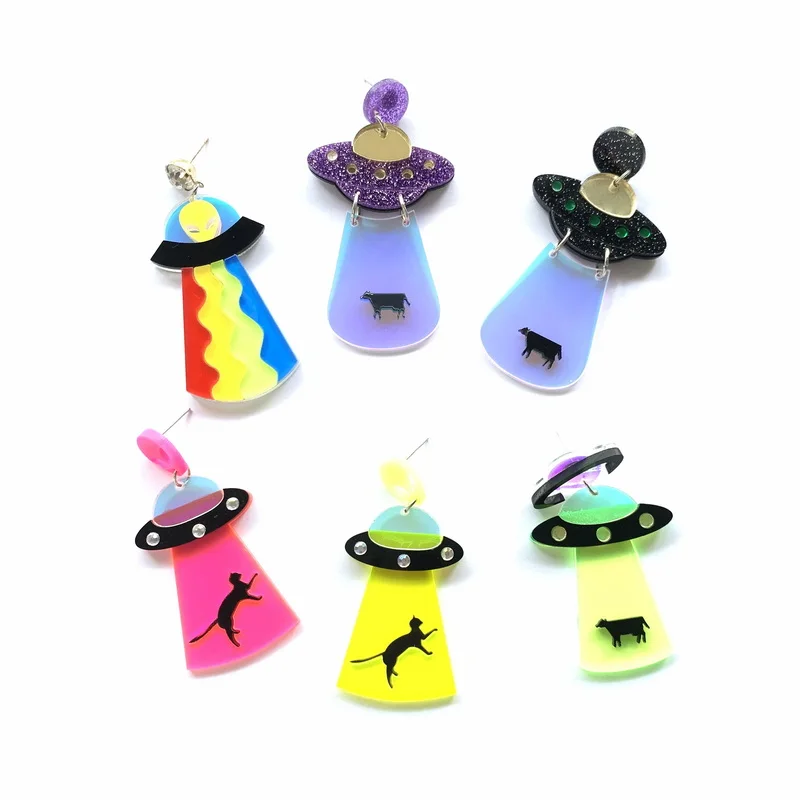 Trendy Universe Alien UFO Acrylic Stud Charm Earrings For Women Funny Color Transparent Spaceship Saucerman Charm Eardrop