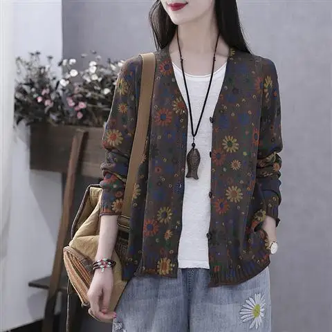 Printed knitted cardigan women\'s short shawl outer spring and autumn wear 2023 new retro floral sweater coat