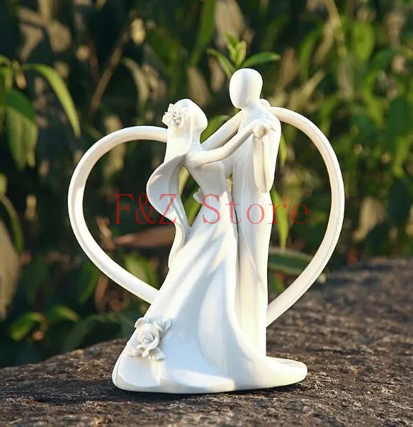 20pcs/Lot Dancing Bride and Groom with Heart Figurine Ceramic Wedding Cake Topper Party Table Decoration