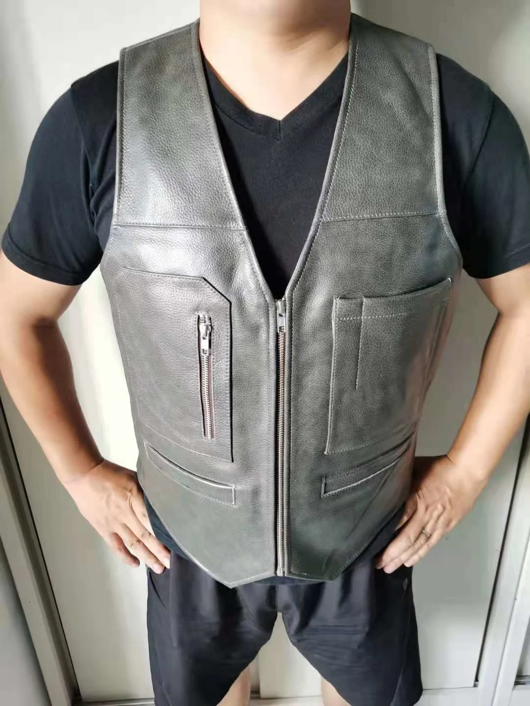 

Leather Genuine Vest Mens Casual Slim Fit Real Cowhide Leather Waistcoat Multiple Pockets Motorcycle Biker Sleeveless Jackets