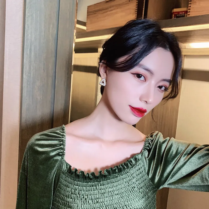 High Sense Triangle Geometry Drip Oil Fashion Elegant Earrings Female Retro Atmosphere Commute Wild Simple Short Earrings
