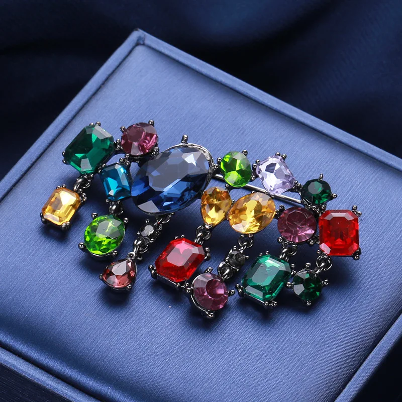 Exaggerated Personality Colored Crystal Brooch for Woman Temperament Sweater Suit Coat Jewelry Accessories