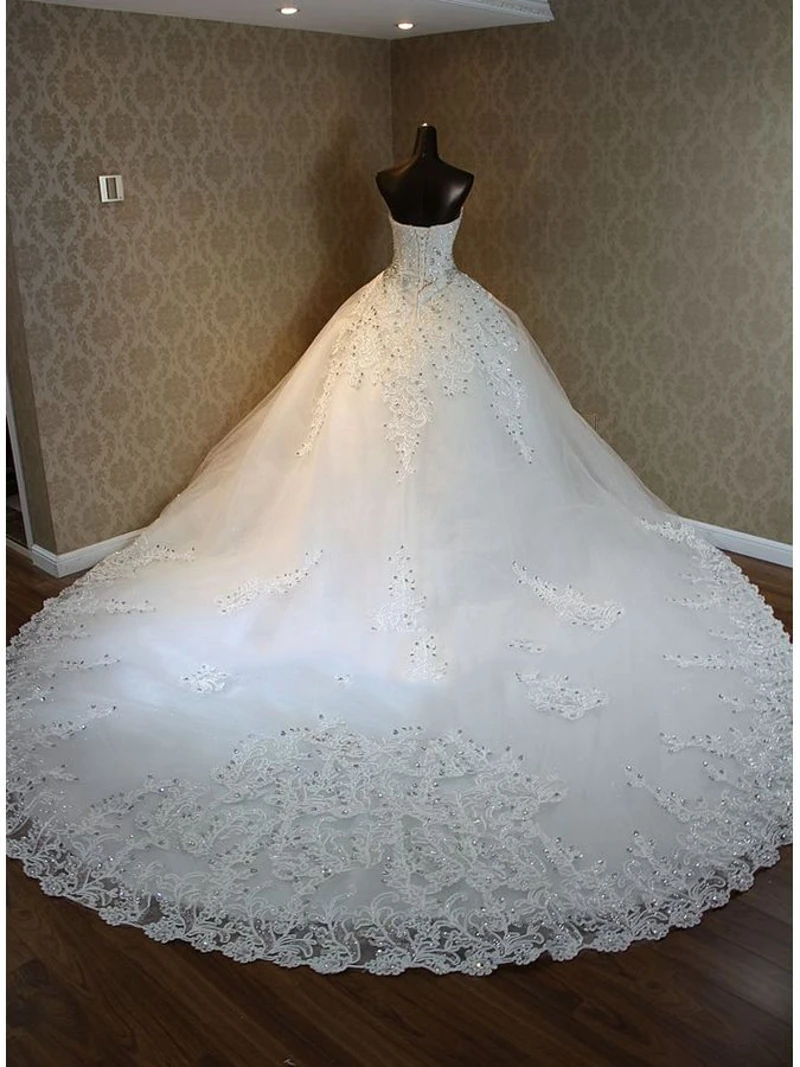 Customized Elegant Strapless Beading Appliques Wedding Dresses 2025 Arabic Crystal Bridal 1M Train Bride Gowns robe de mariee