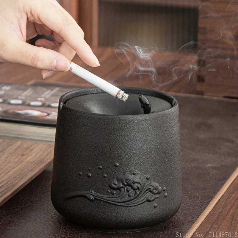 Surge Fish Leap-Aashtray with Lid for Living Room Decorations Anti-ash portable ashtray Home Hotel Office Supplies/Gifts