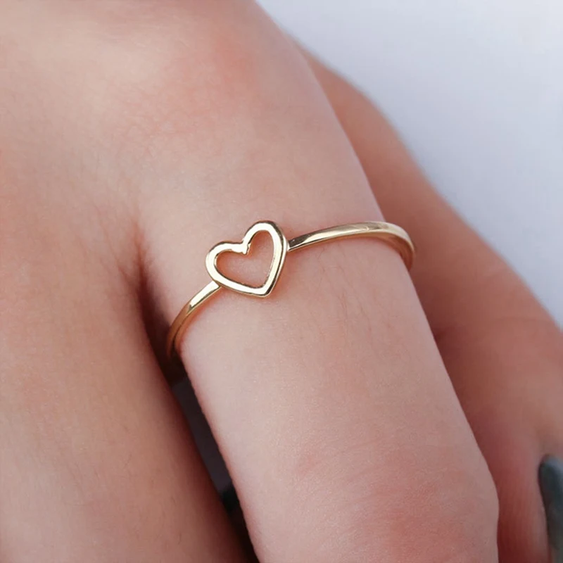 1Pc Vrouwen Ring Hollow Heart Ring Voor Paar Vriend Wedding Band Sieraden Eenvoudige Legering Liefde Hart Vinger Ring Meisje mode-sieraden