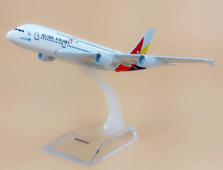 Air passenger plane model A380 Asiana Airlines aircraft  A380 16cm Alloy simulation airplane model for kids toys Christmas gift