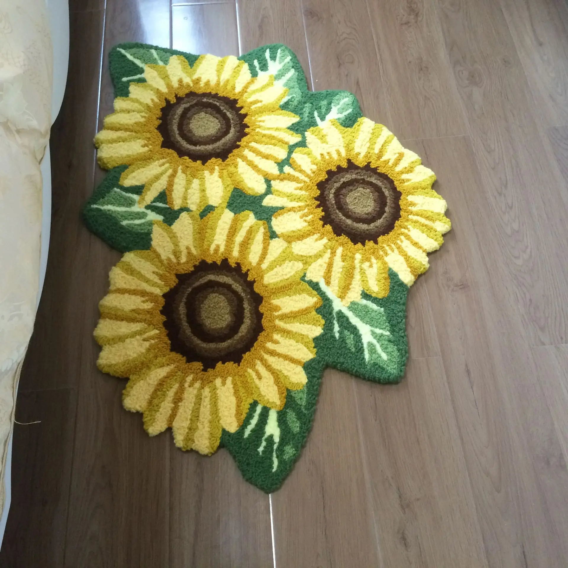 Delicate Three Sunflowers Shaped Area Rug Elegant Kitchen Floor Mats Anti-slip Dootmats Modern Living Room Rugs Entrance Carpet