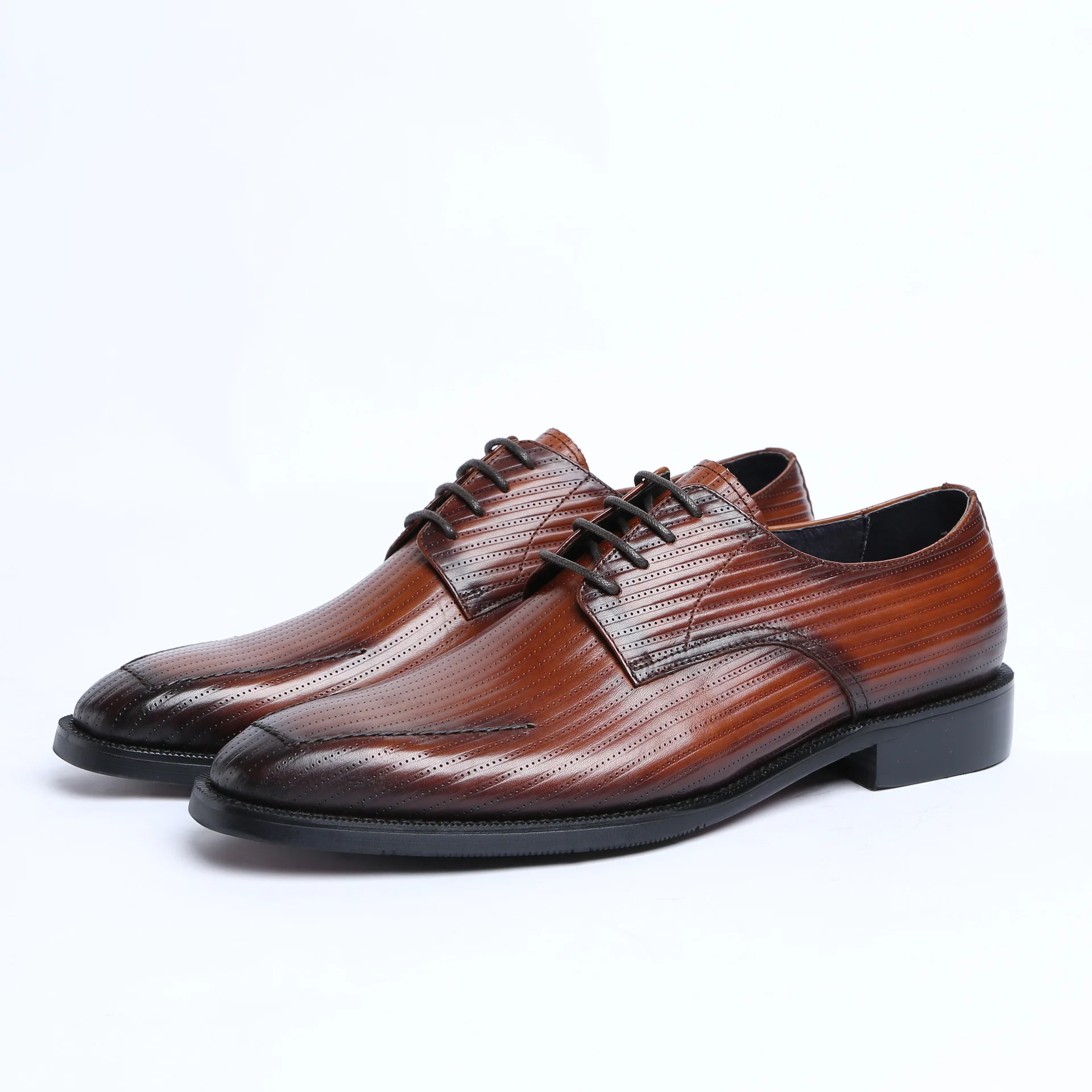 

England Trendy Genuine Leather Casual Business Men Shoes Fashion Luxury Office Work Dress Shoes Mens Formal Suit Wedding Shoes