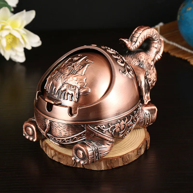 Retro European-style metal elephant ashtray with lid creative personality trend household living room portable ash storage