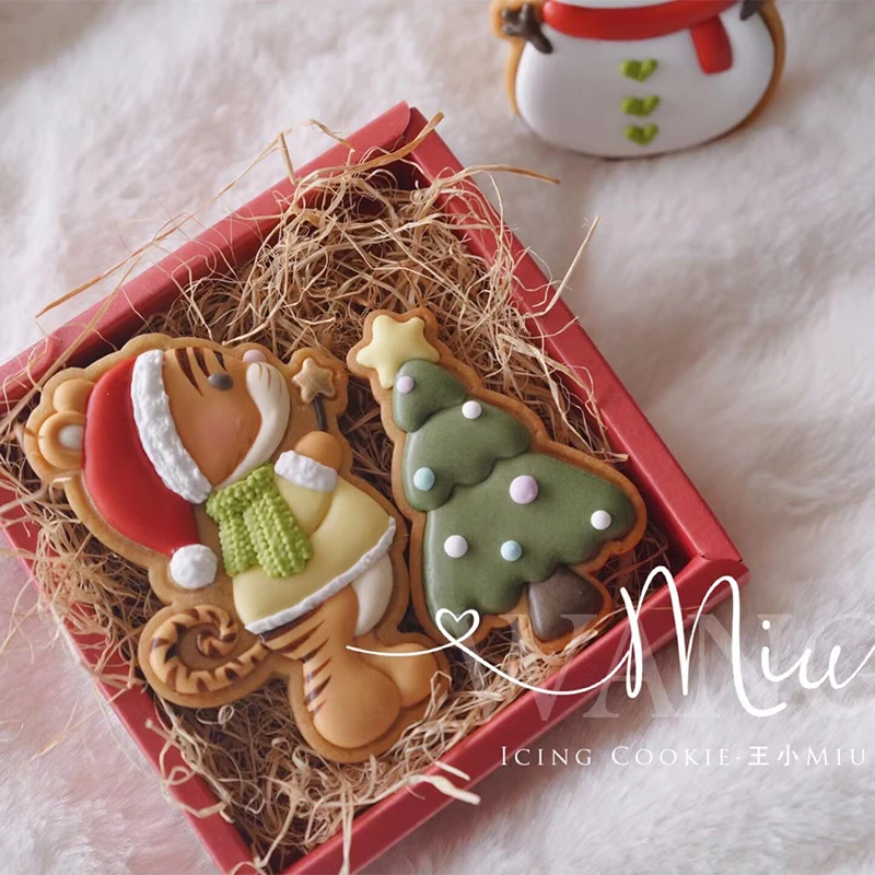 New Year Christmas Biscuit Mold Tiger Snowman Christmas Tree Cookie Cutter Xmas Sugarcraft Fondant Cake Decoration Tools Kitchen