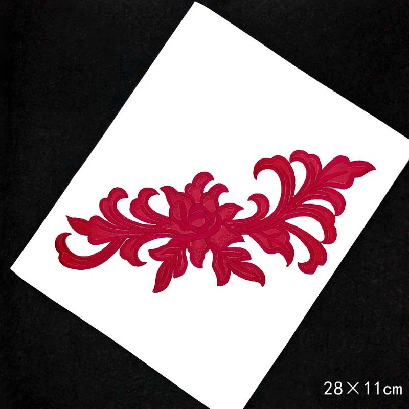 1 pz nero bianco rosso Subshrubby peonia fiore ricamato ferro sulle toppe cucito Applique distintivo mestiere fai da te per vestiti pantaloni