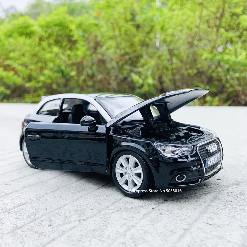 Bburago-carrinho de brinquedo, 1:24, audi a1, preto, liga de simulação, modelo de carro, artesanato, decoração, coleção, ferramentas de brinquedo, presente