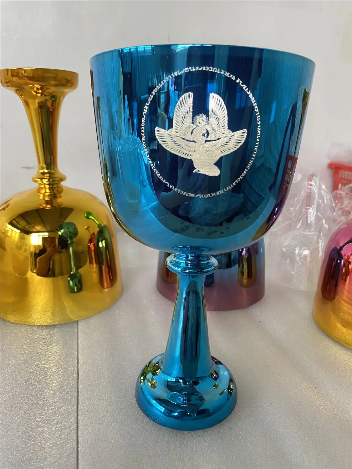 4th octave crystal singing chalice shinny blue color 432HZ Perfect pitch 