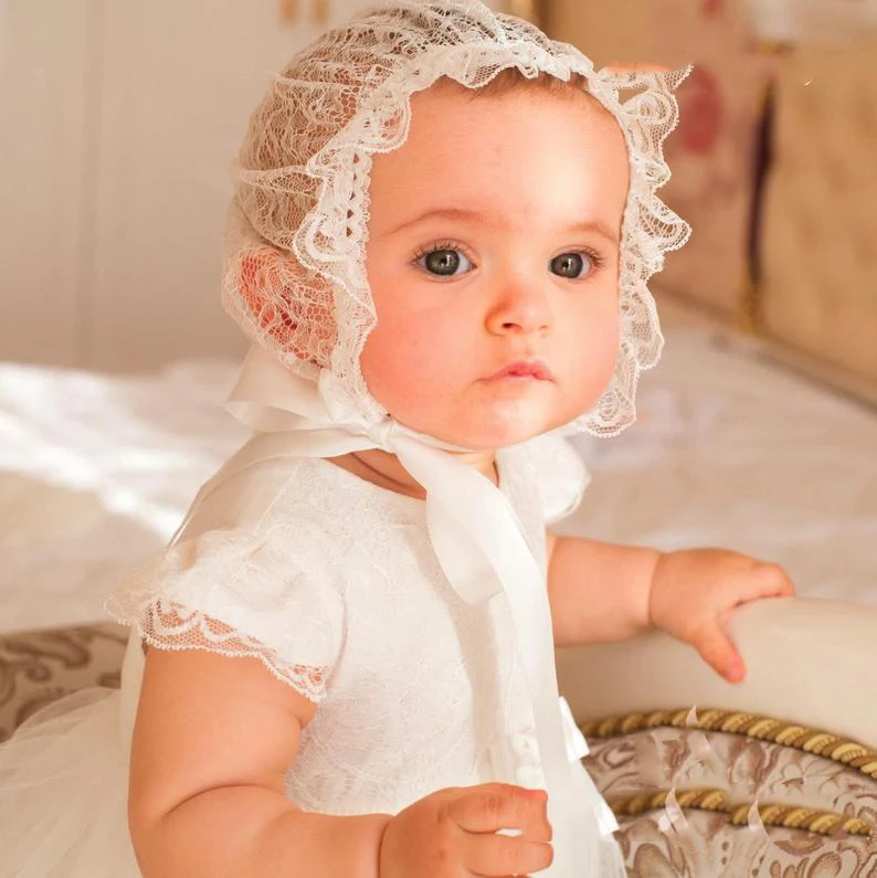 2021 Soft Tulle Christening Gownsน่ารักเด็กผู้หญิงแขนสั้นAppliques BaptismชุดเดรสBonnet Firstการสื่อสารDres