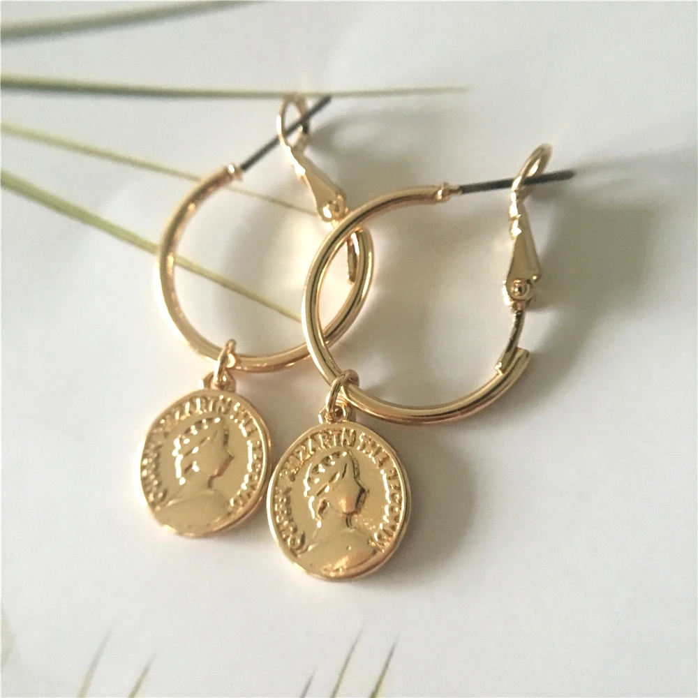 Cute Coin Pendant Hoop Earrings Gold Color Small Coin 20mm Hoop Earrings Mini Ear Piercing Dangle Earrings