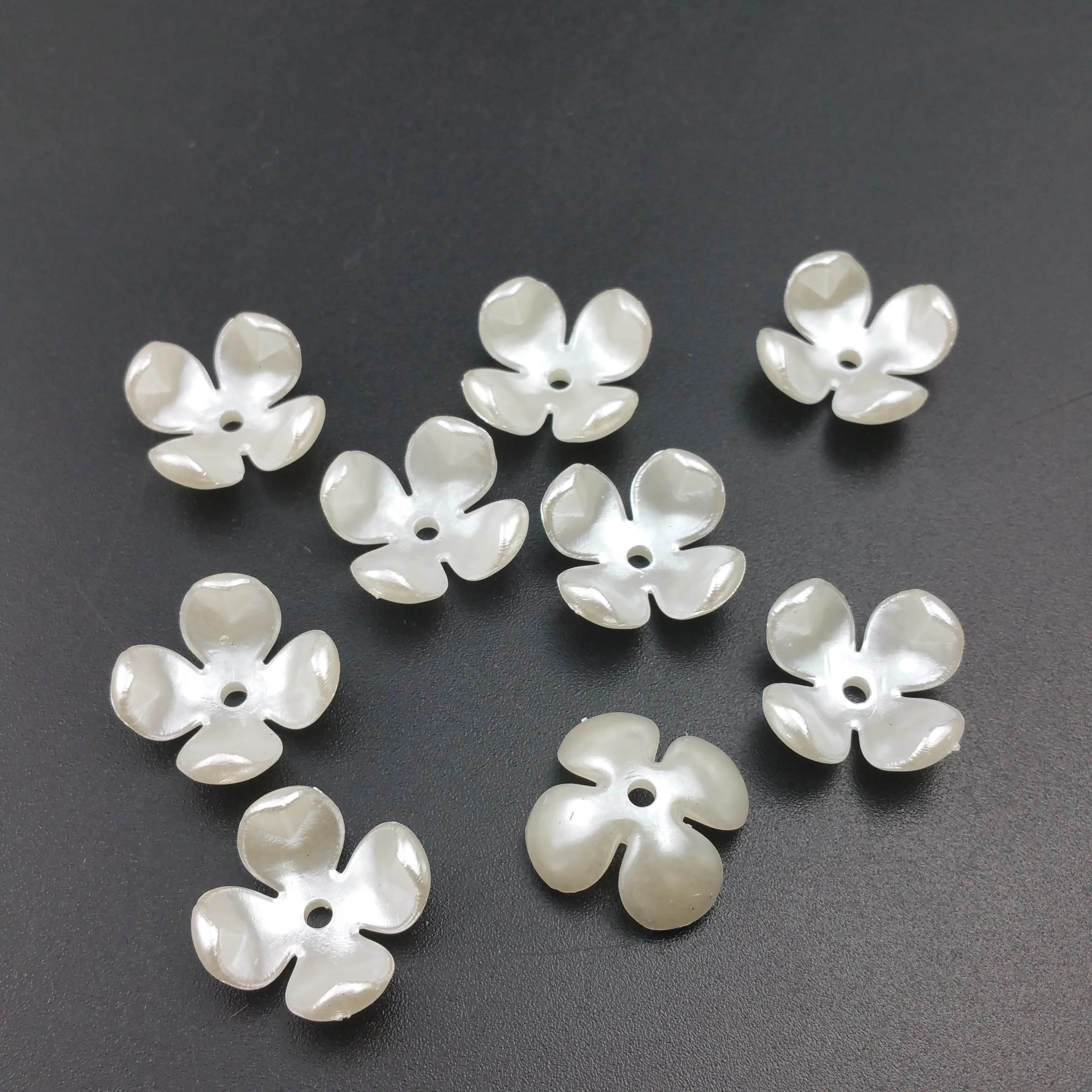 50pcs/Lot 14mm Clover Flower Loose Spacer Bead Caps Cone End Beads Cap Filigree For DIY Jewelry Finding Making