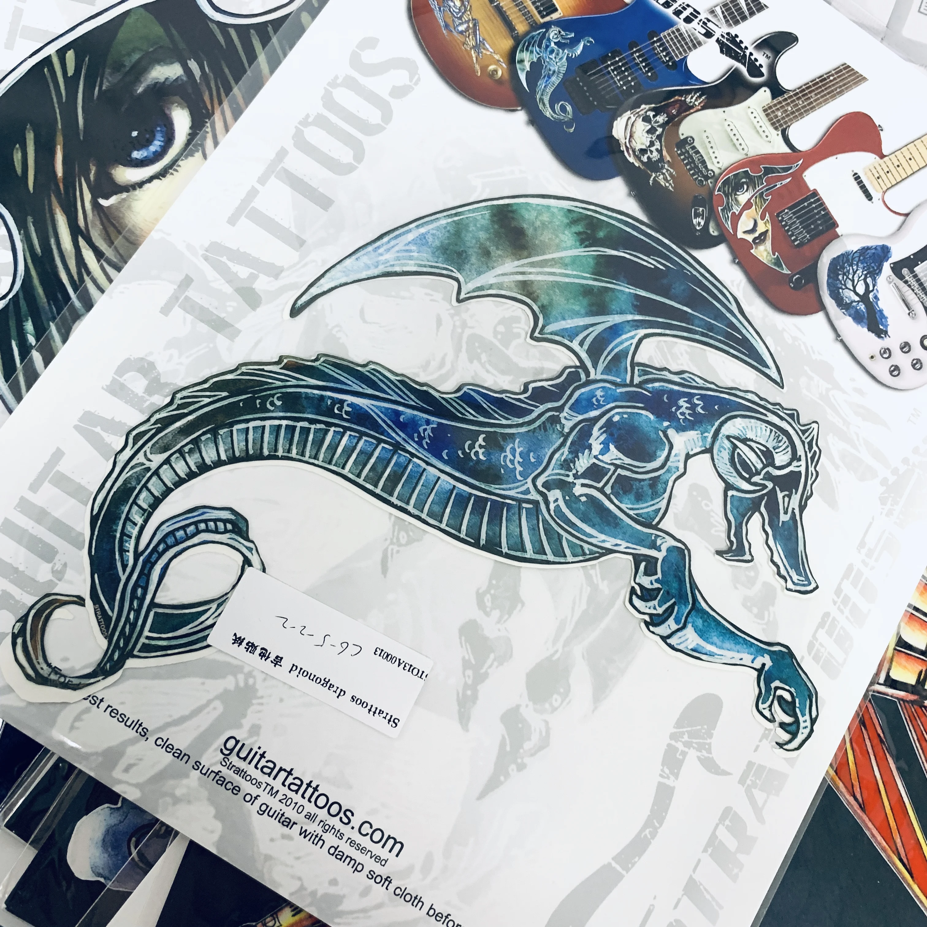Pegatinas con incrustaciones de guitarra Strattoos: calcomanía de tatuaje Dragonoid, no adhesiva para personalizar su guitarra