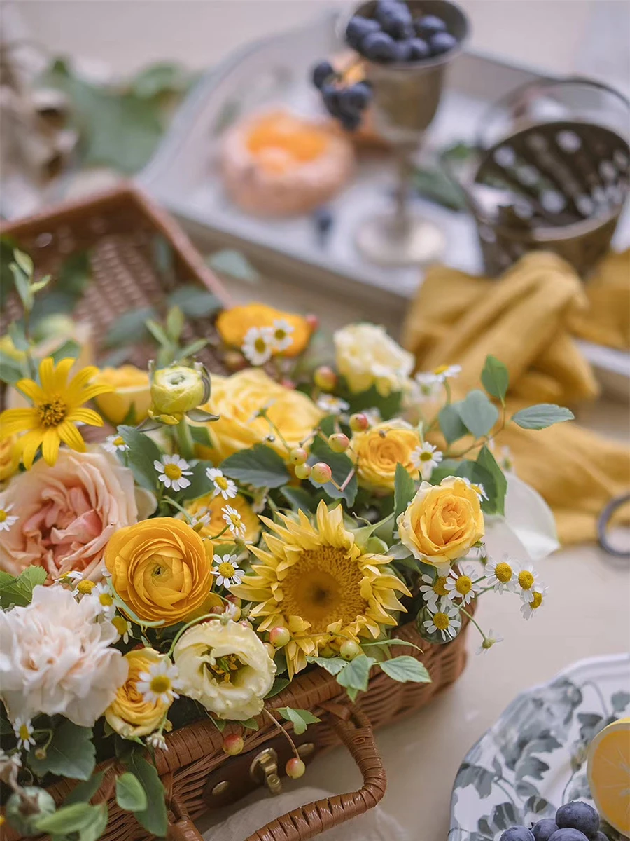 Cesto di fiori di bambù fatti a mano, cesto di fiori artificiali in rattan, cesto per la casa, arredamento da giardino