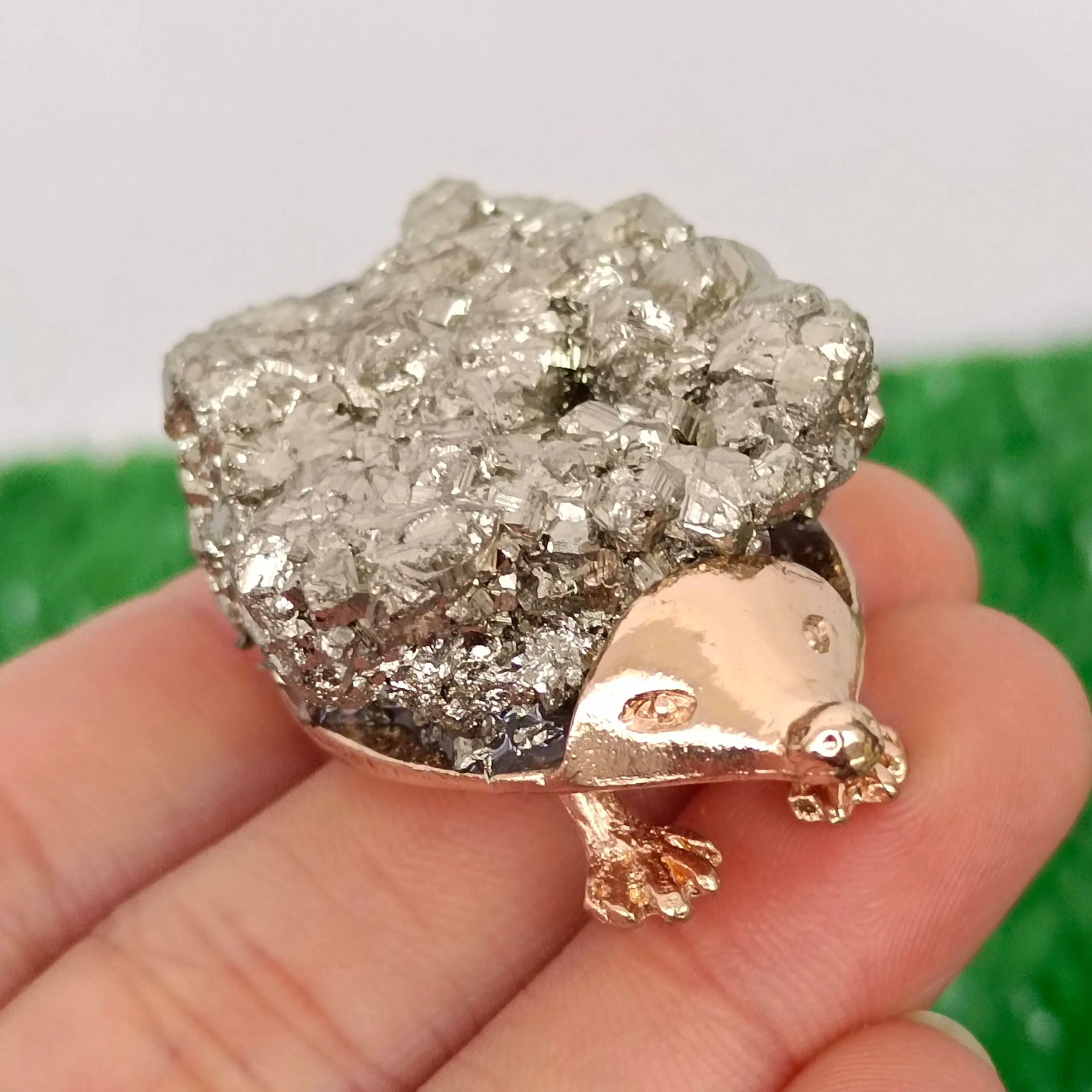 4-5cm 1pc Natural crystals Pyrite Hedgehog Stone healing reikli Kids Toy Chakra gifts home Decoration crafts ornamental