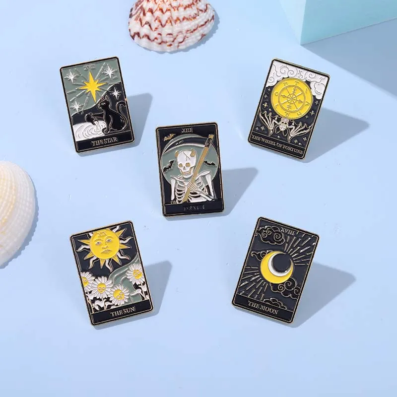 Halloween Tarot Cards Enamel Pin Skeletons Bats Demo Brooches Backpack Lapel Pin Badge Jewelry Gift Freinds Accessories Custom