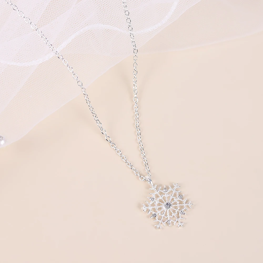 Fashion Charms lady Crystal Snowflake Zircon Flower Christmas Necklaces & Pendants Jewelry for Women Sweater necklace